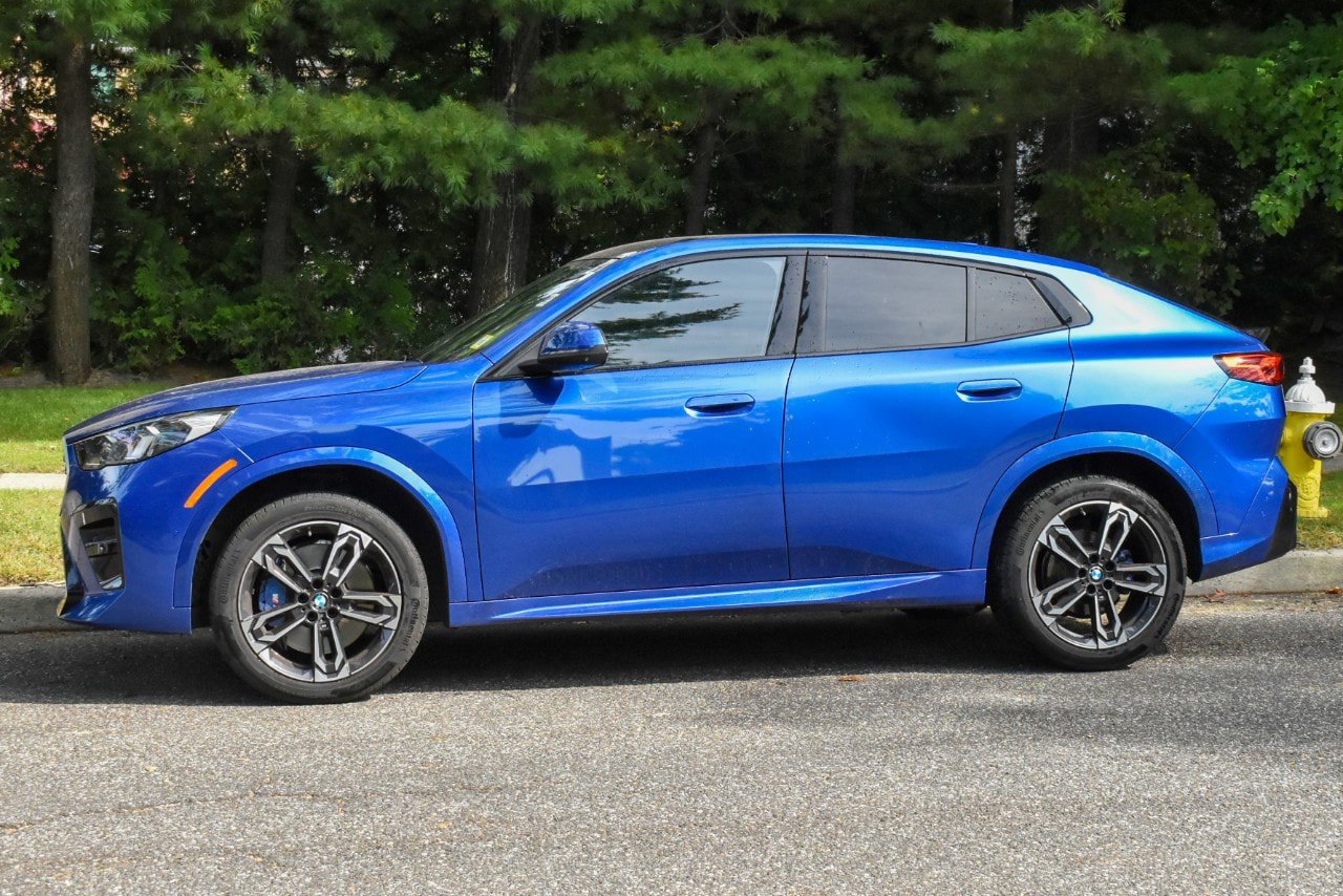 Used 2026 BMW X2 xDrive28i AWD/4WD image 3