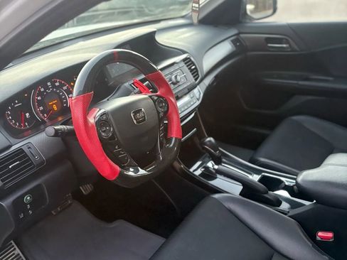 Used 2017 Honda Accord Sport image 25