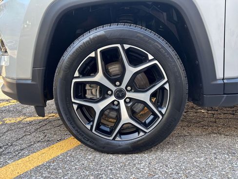 Used 2025 Jeep Compass Limited AWD/4WD image 31