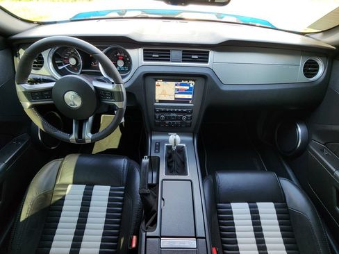 Used 2010 Ford Mustang Shelby GT500 RWD image 18
