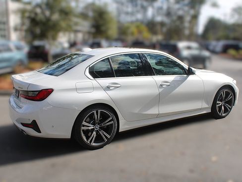 Used 2021 BMW 330i Sedan w/ Premium Package image 12