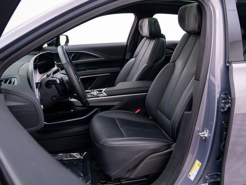 Certified 2025 Cadillac Lyriq Luxury w/ LPO, Floor Liner Package AWD/4WD image 18