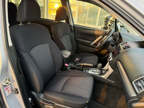Used 2018 Subaru Forester 2.5i Premium w/ All-Weather Package image 17