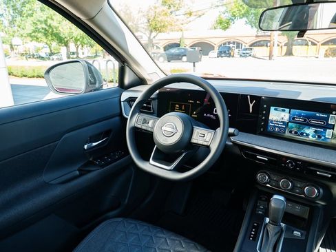 New 2025 Nissan Kicks SV w/ SV Premium Package image 11