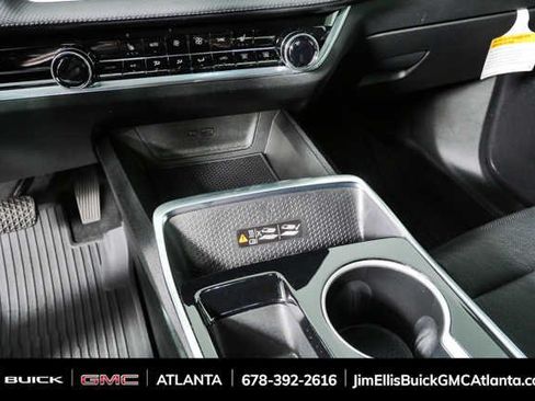 Used 2025 Chevrolet Equinox LT w/ Convenience Package II FWD image 16