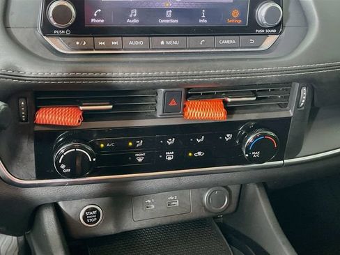 Used 2021 Nissan Rogue S FWD image 15
