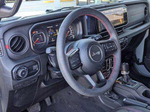 Used 2024 Jeep Wrangler Unlimited Rubicon w/ Technology Group image 4