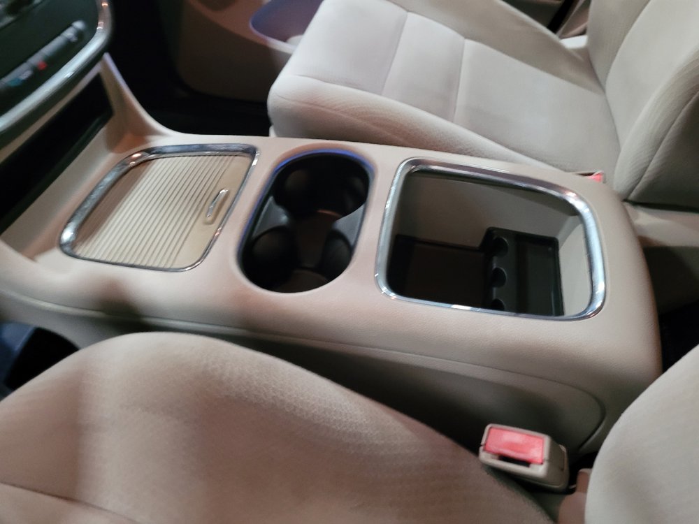 Used 2016 Dodge Grand Caravan SXT w/ UConnect Hands-Free Group FWD image 26