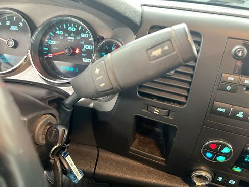 Used 2011 GMC Sierra 2500 SLE w/ SLE Preferred Package image 16