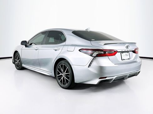 Used 2023 Toyota Camry SE image 5