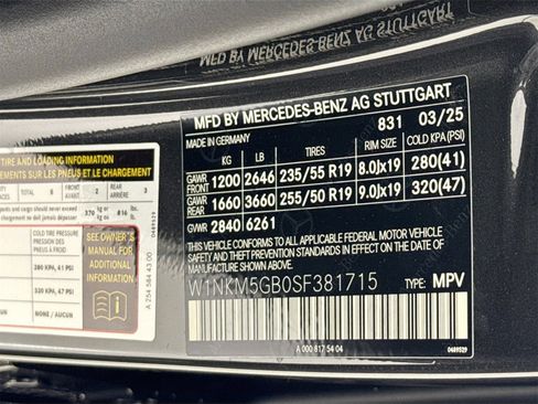 Used 2025 Mercedes-Benz GLC 350e 4MATIC image 35