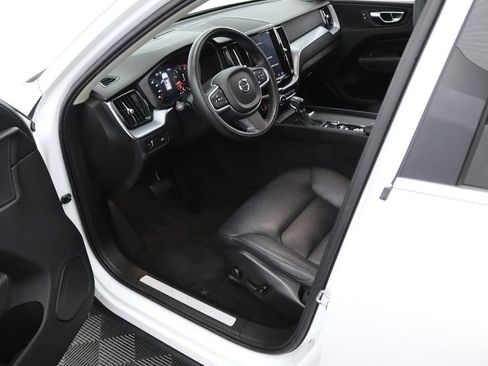 Used 2020 Volvo XC60 T5 Momentum AWD/4WD image 15