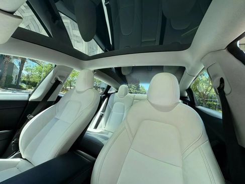 Used 2022 Tesla Model 3 Long Range AWD/4WD image 5