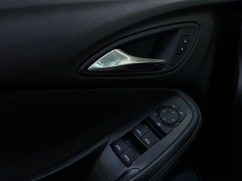 Used 2025 Buick Encore GX Preferred FWD image 19