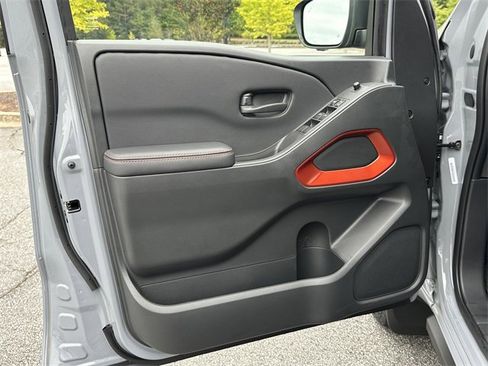 New 2026 Nissan Frontier PRO-4X w/ Pro-4x Convenience Package image 11