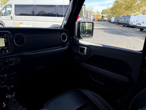 Used 2022 Jeep Gladiator Overland w/ Popular Equipment Package image 23