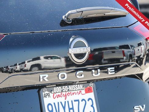 Used 2023 Nissan Rogue SV FWD image 9