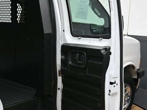 Used 2024 Chevrolet Express 2500 w/ Driver Convenience Package image 30