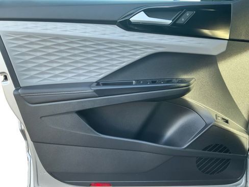 Used 2024 Volkswagen Taos S image 21