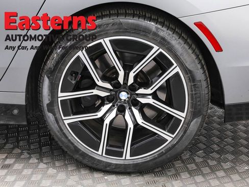 Used 2023 BMW 740i w/ Executive Package RWD image 39