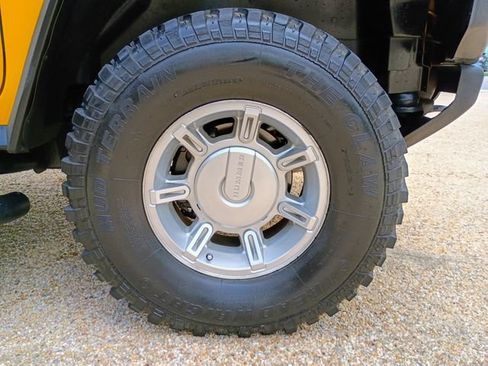 Used 2005 HUMMER H2 w/ Preferred Equipment Group AWD/4WD image 22