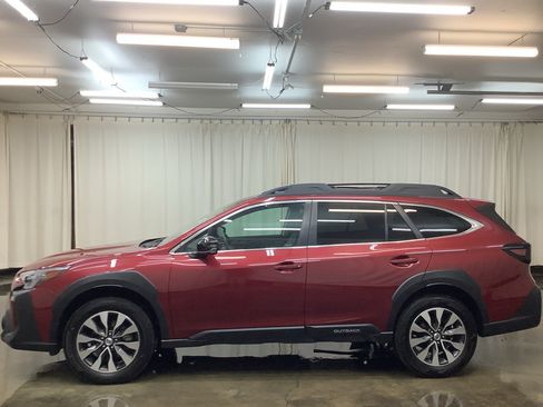 Used 2023 Subaru Outback Limited AWD/4WD image 9