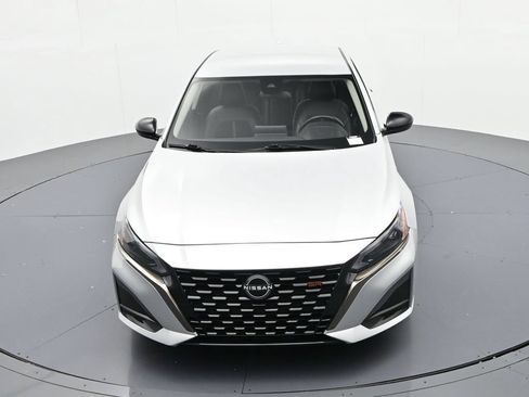 Used 2024 Nissan Altima 2.5 SR FWD image 15