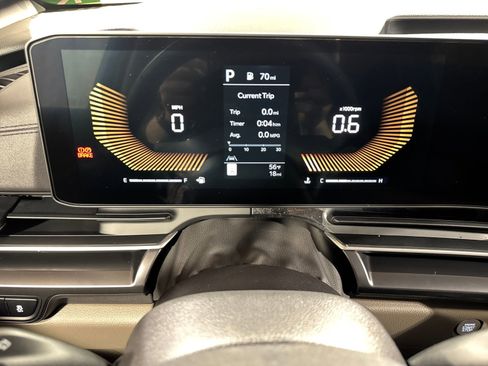 New 2026 Kia Carnival FWD image 16