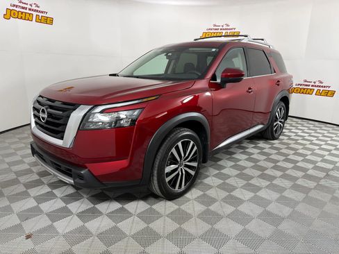 Used 2025 Nissan Pathfinder Platinum w/ Cargo Package image 1