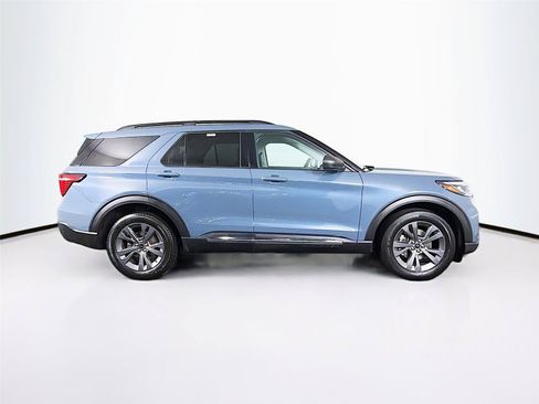 Used 2025 Ford Explorer Active w/ Active Comfort Package AWD/4WD image 12