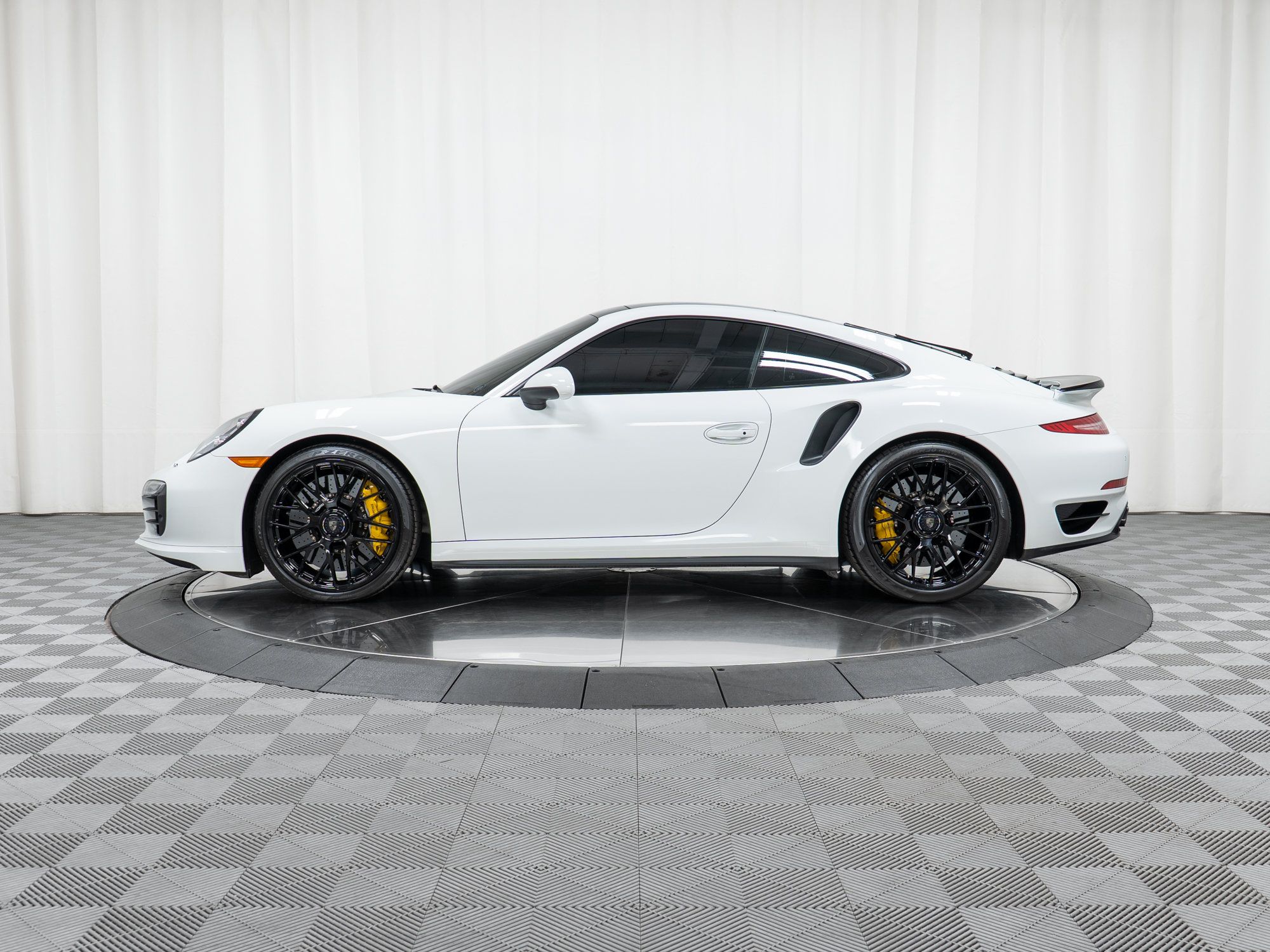 Certified 2014 Porsche 911 Turbo S AWD/4WD image 2