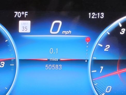 Used 2023 Mercedes-Benz GLE 450 4MATIC w/ AMG Line Exterior image 18