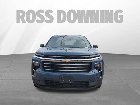 Used 2025 Chevrolet Traverse LT w/ Driver Confidence Package AWD/4WD image 2