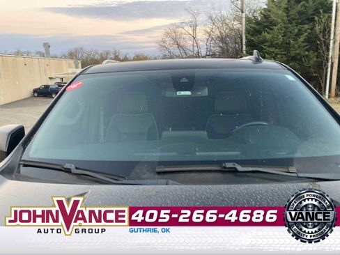 Used 2021 GMC Yukon SLT w/ SLT Luxury Plus Package image 14