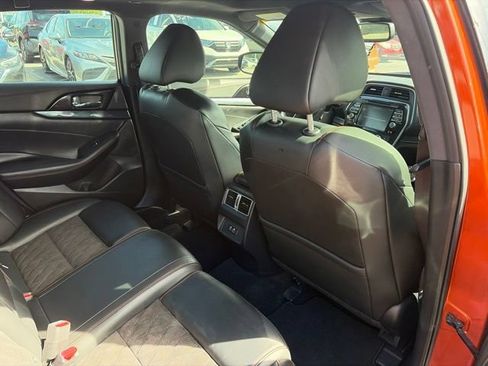 Used 2021 Nissan Maxima SR w/ Sport Mat Group FWD image 15
