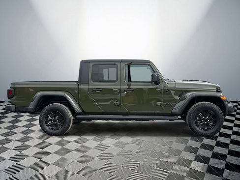 Used 2022 Jeep Gladiator Sport image 6