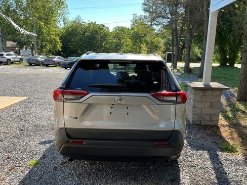 Used 2021 Toyota RAV4 LE w/ Carpet Mat Package (TMS) FWD image 6