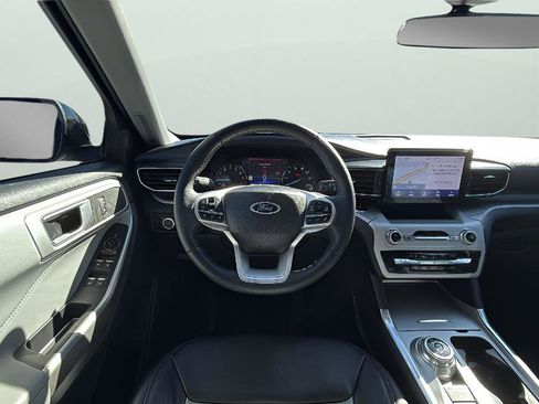 Used 2023 Ford Explorer XLT w/ Equipment Group 202A image 9