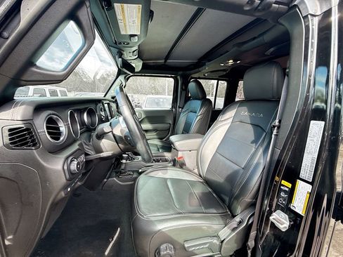 Used 2022 Jeep Wrangler Unlimited Sahara w/ Cold Weather Group image 23