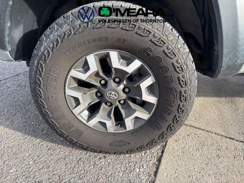 Used 2023 Toyota Tacoma TRD Off-Road w/ TRD Premium Off Road Package image 8