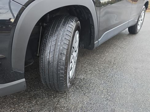 Used 2023 Toyota Corolla Cross L image 32