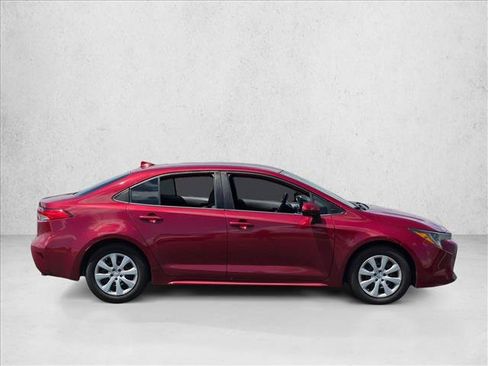 Used 2022 Toyota Corolla LE FWD image 4
