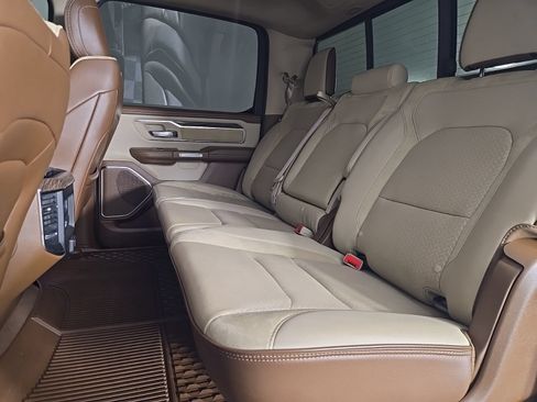 Used 2019 RAM 1500 Laramie RWD image 12