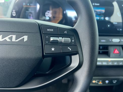 New 2026 Kia K4 LXS image 18