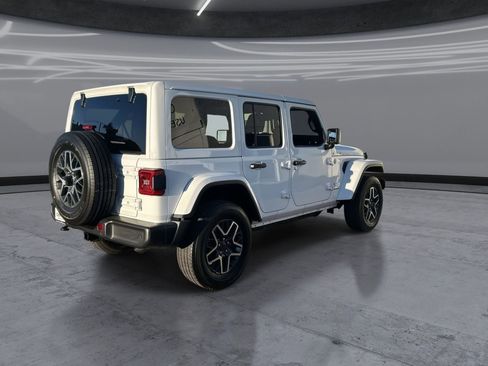 Used 2024 Jeep Wrangler Sahara w/ Technology Group image 5