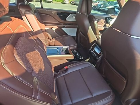 Used 2021 Lincoln Aviator Black Label w/ Dynamic Handling Package image 5