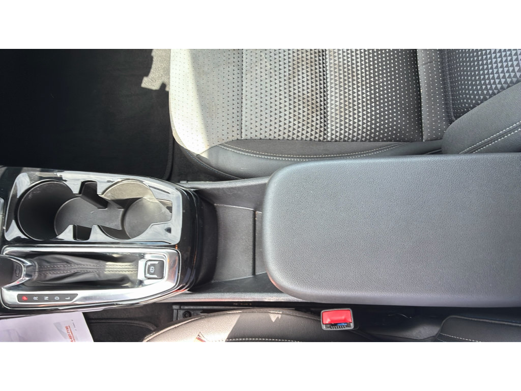 Used 2025 Chevrolet Trax LT FWD image 17
