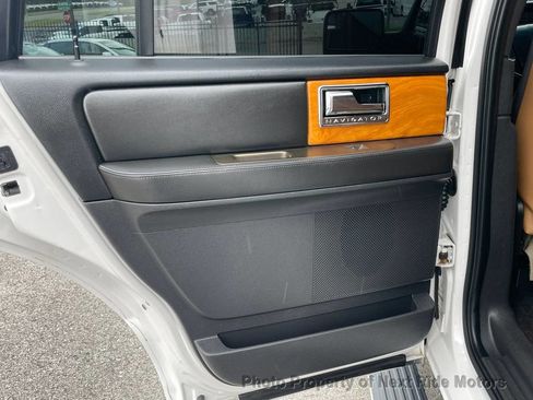 Used 2013 Lincoln Navigator 2WD image 27