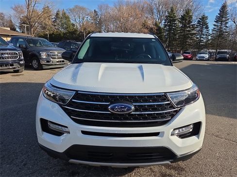 Certified 2022 Ford Explorer XLT w/ Equipment Group 202A image 2