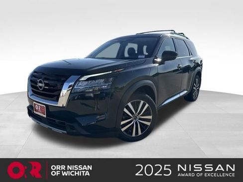Used 2023 Nissan Pathfinder Platinum AWD/4WD image 1